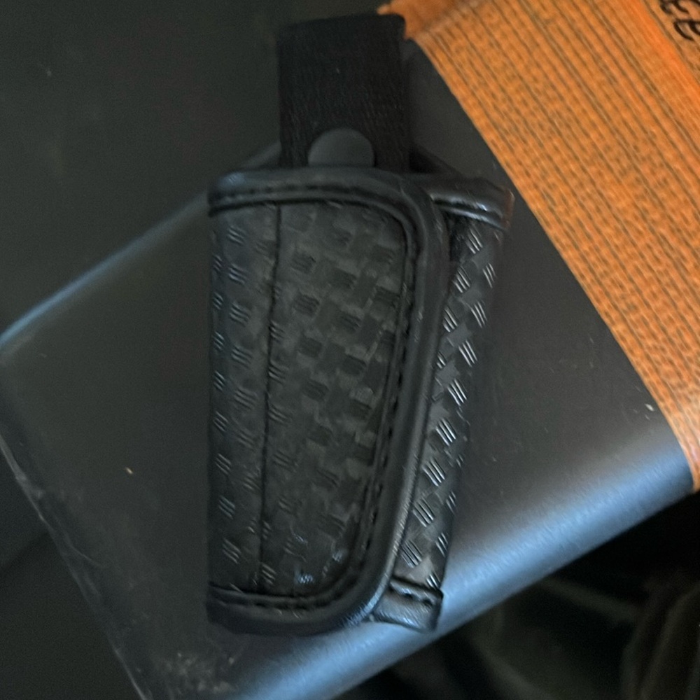 Uniform key holder